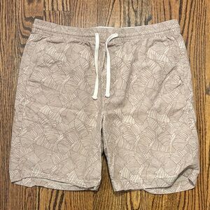 Like New Banana Republic Beige Patterned Shorts Men’s Size Large